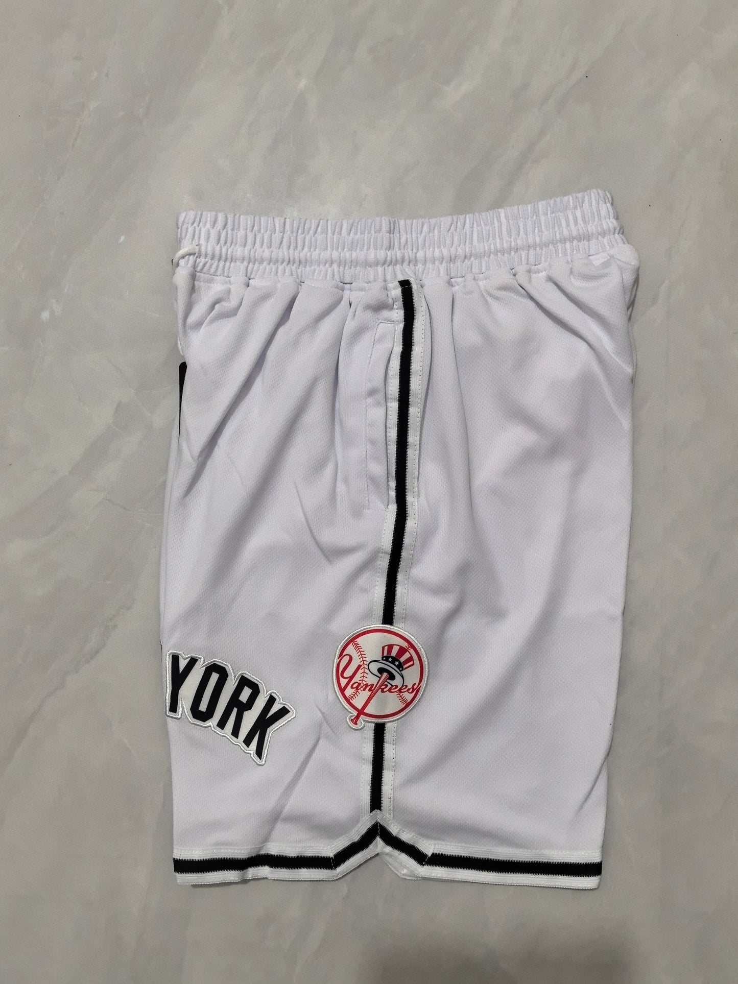 NEW YORK YANKEES WHITE SHORTS