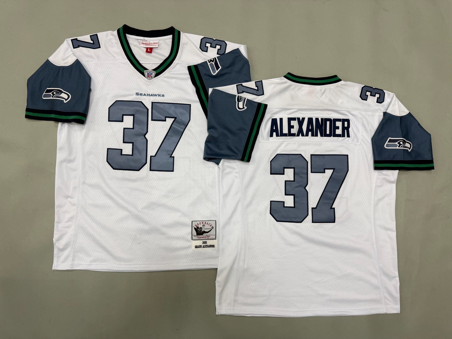 SEATTLE SEAHAWKS SHAUN ALEXANDER WHITE VINTAGE JERSEY