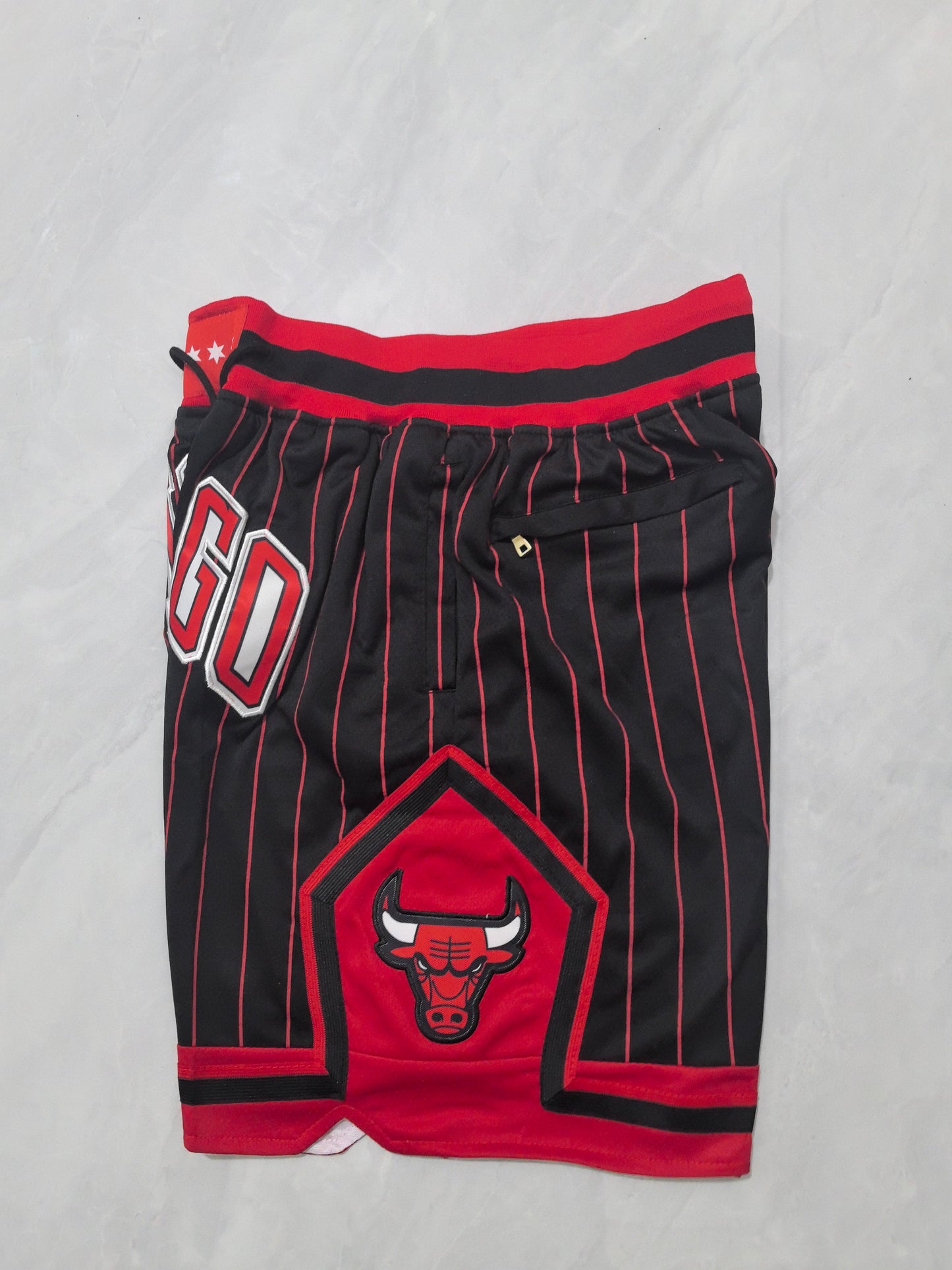CHICAGO BULLS RED SHORTS