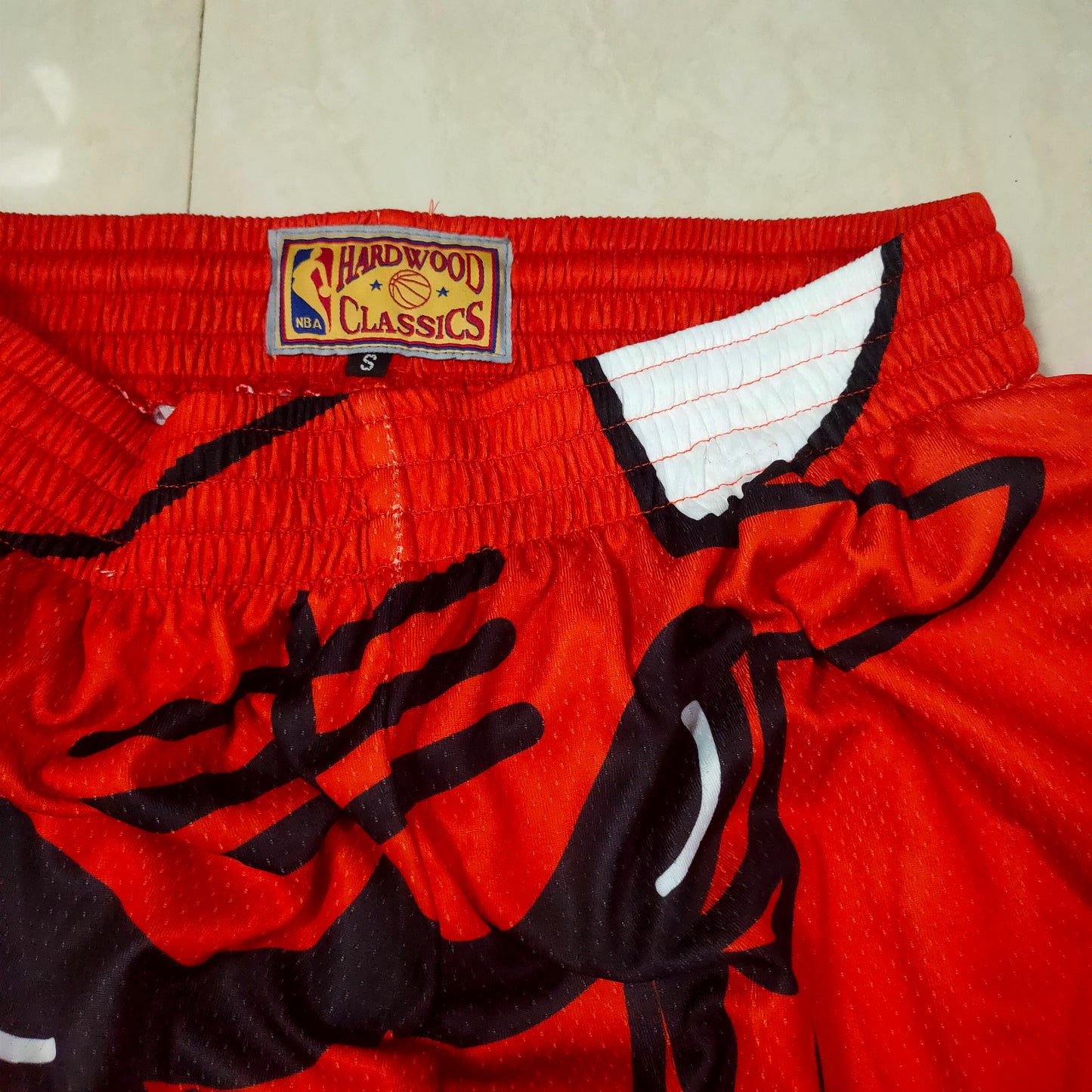 CHICAGO BULLS RED SHORTS