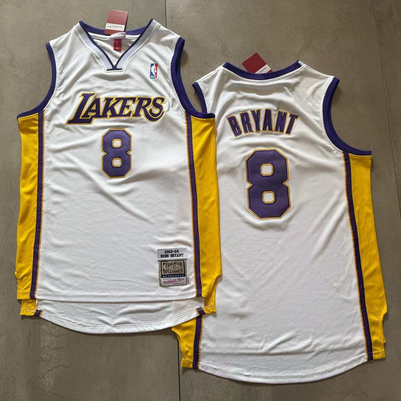 LOS ANGELES LAKERS KOBE BRYANT WHITE VINTAGE JERSEY