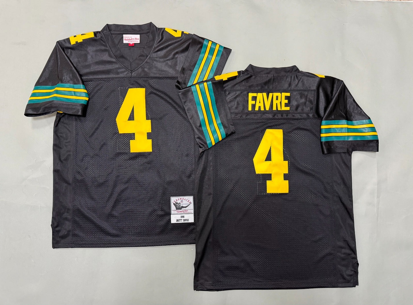 GREEN BAY PACKERS BRETT FAVRE BLACK VINTAGE JERSEY