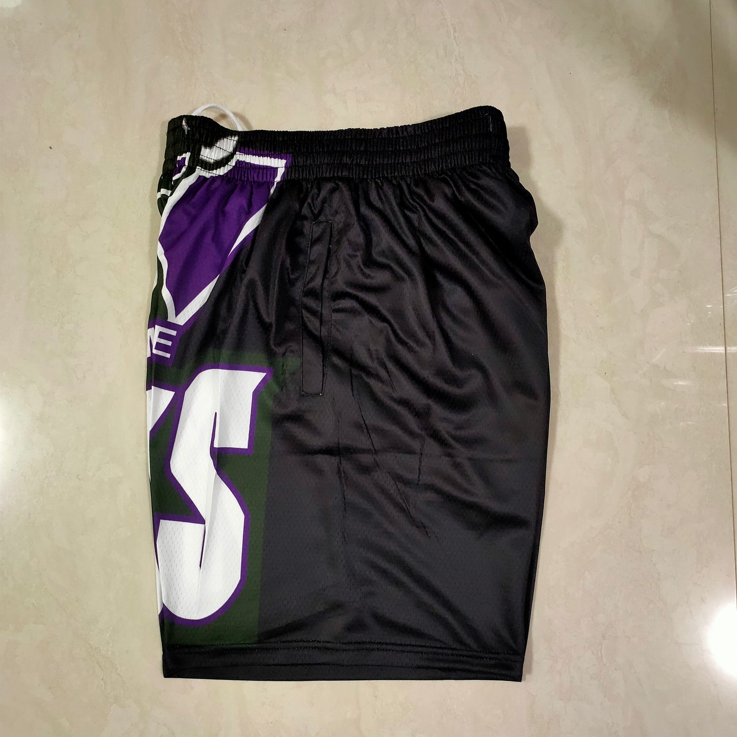 MILWAUKEE BUCKS BLACK SHORTS