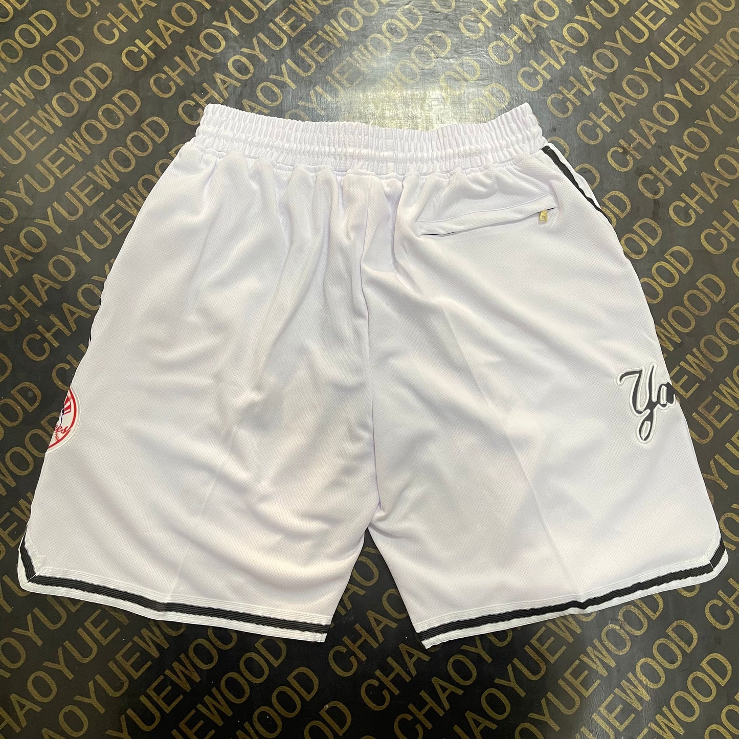 NEW YORK YANKEES WHITE SHORTS