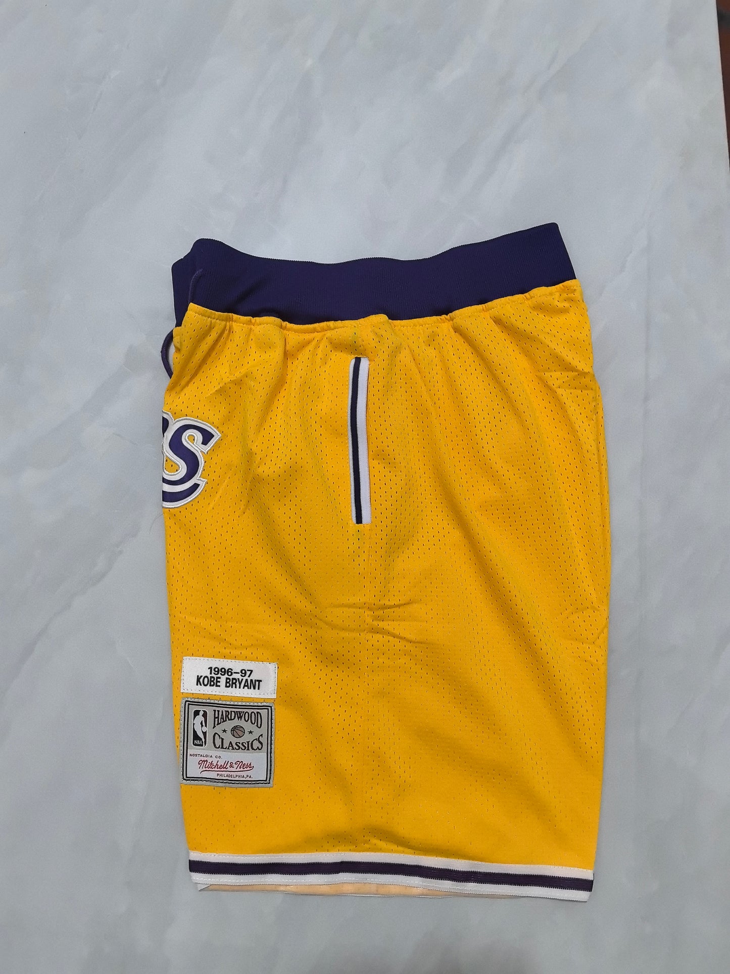 LOS ANGELES LAKERS KOBE BRYANT YELLOW SHORTS