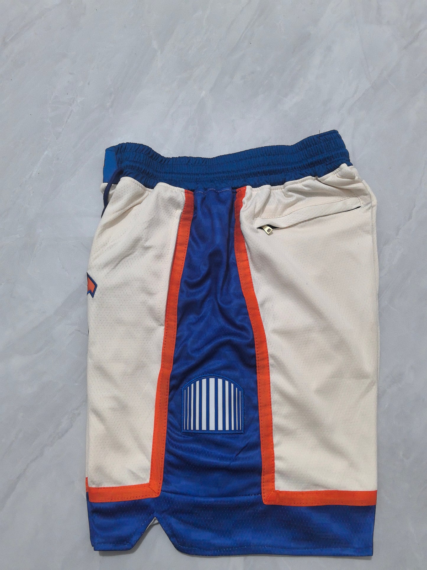 NEW YORK KNICKS BEIGE SHORTS