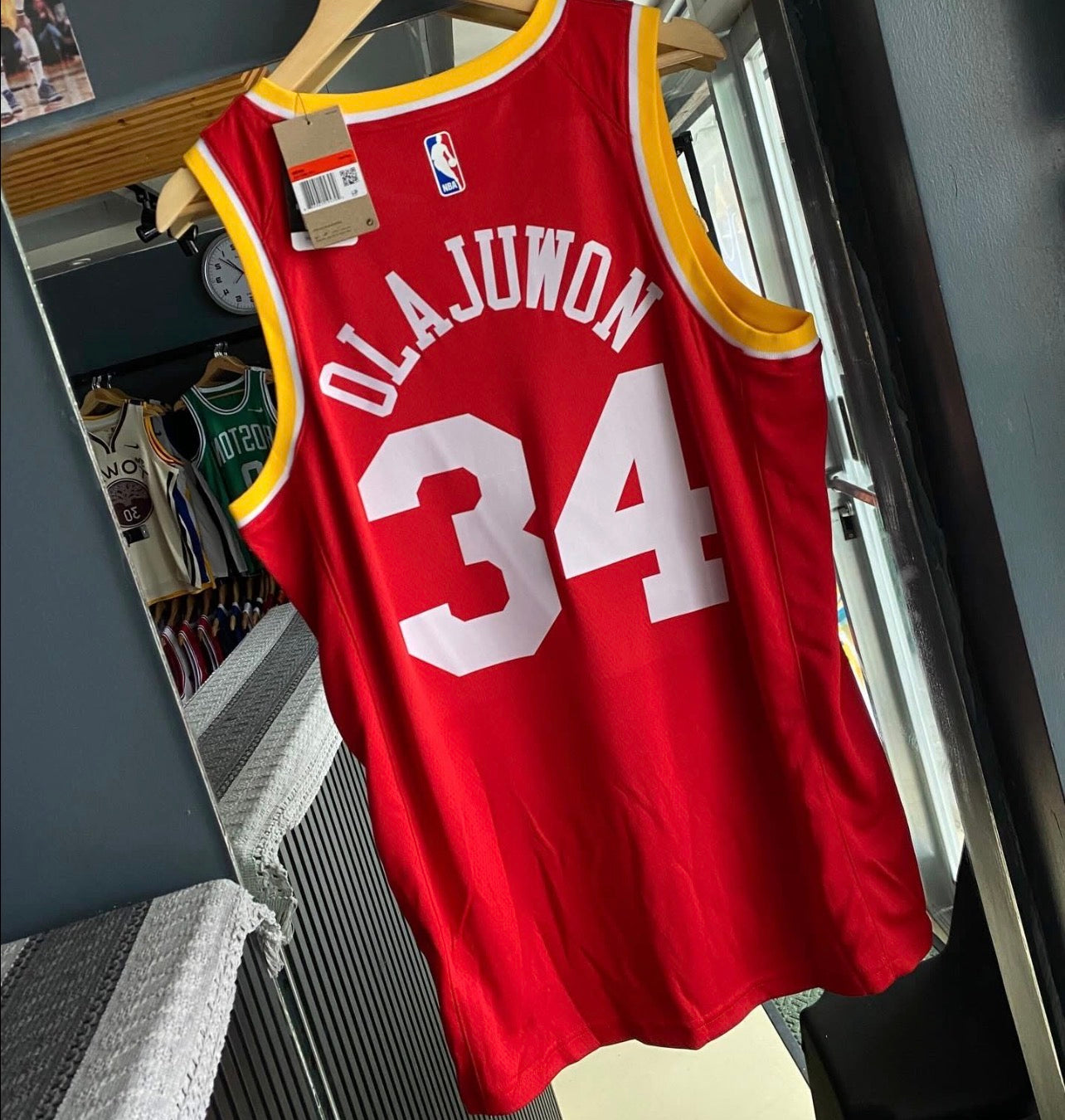 HOUSTON ROCKETS HAKEEM OLAJUWON RED VINTAGE JERSEY