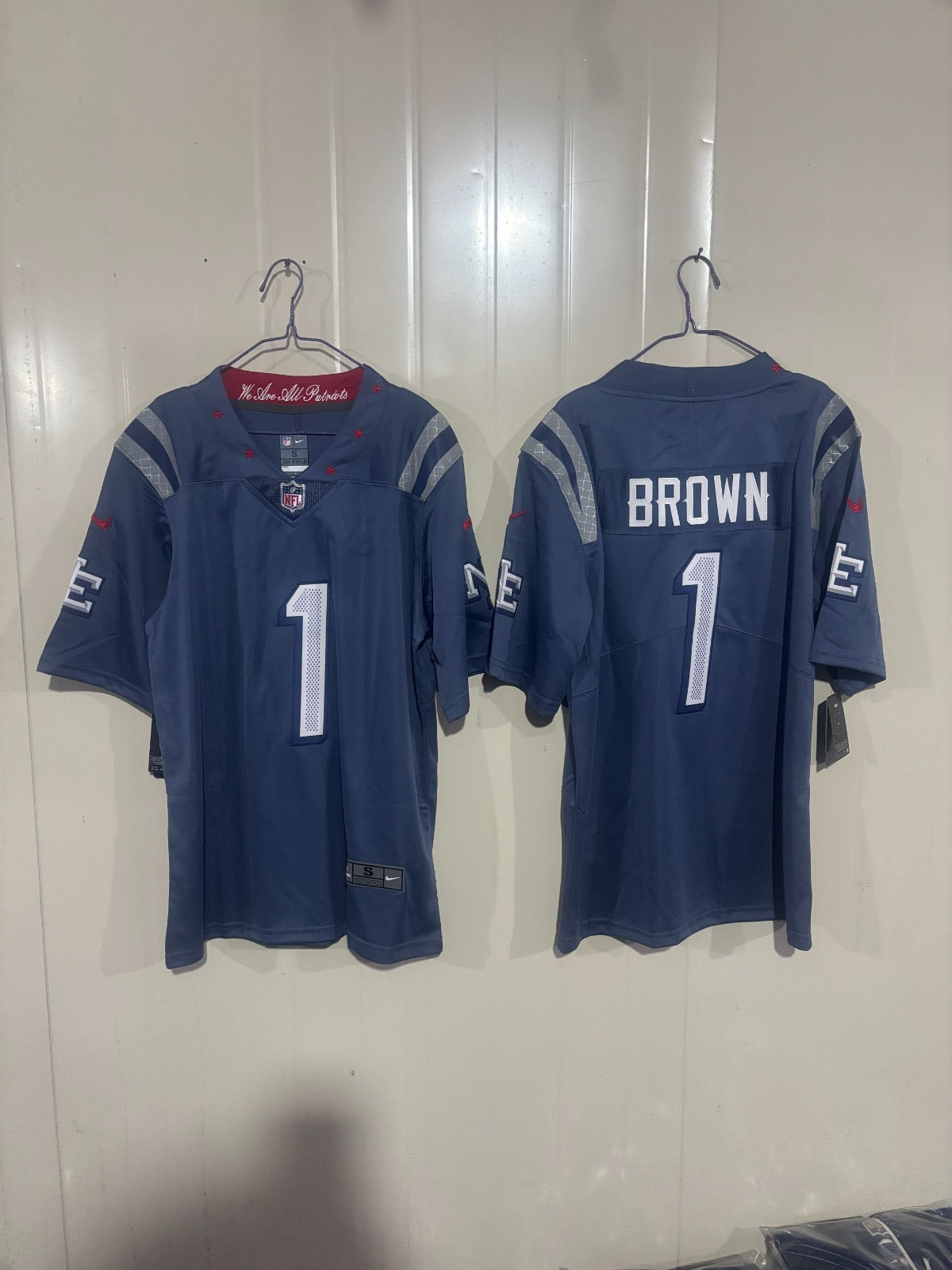 NEW ENGLAND PATRIOTS AJ BROWN RIVAL JERSEY