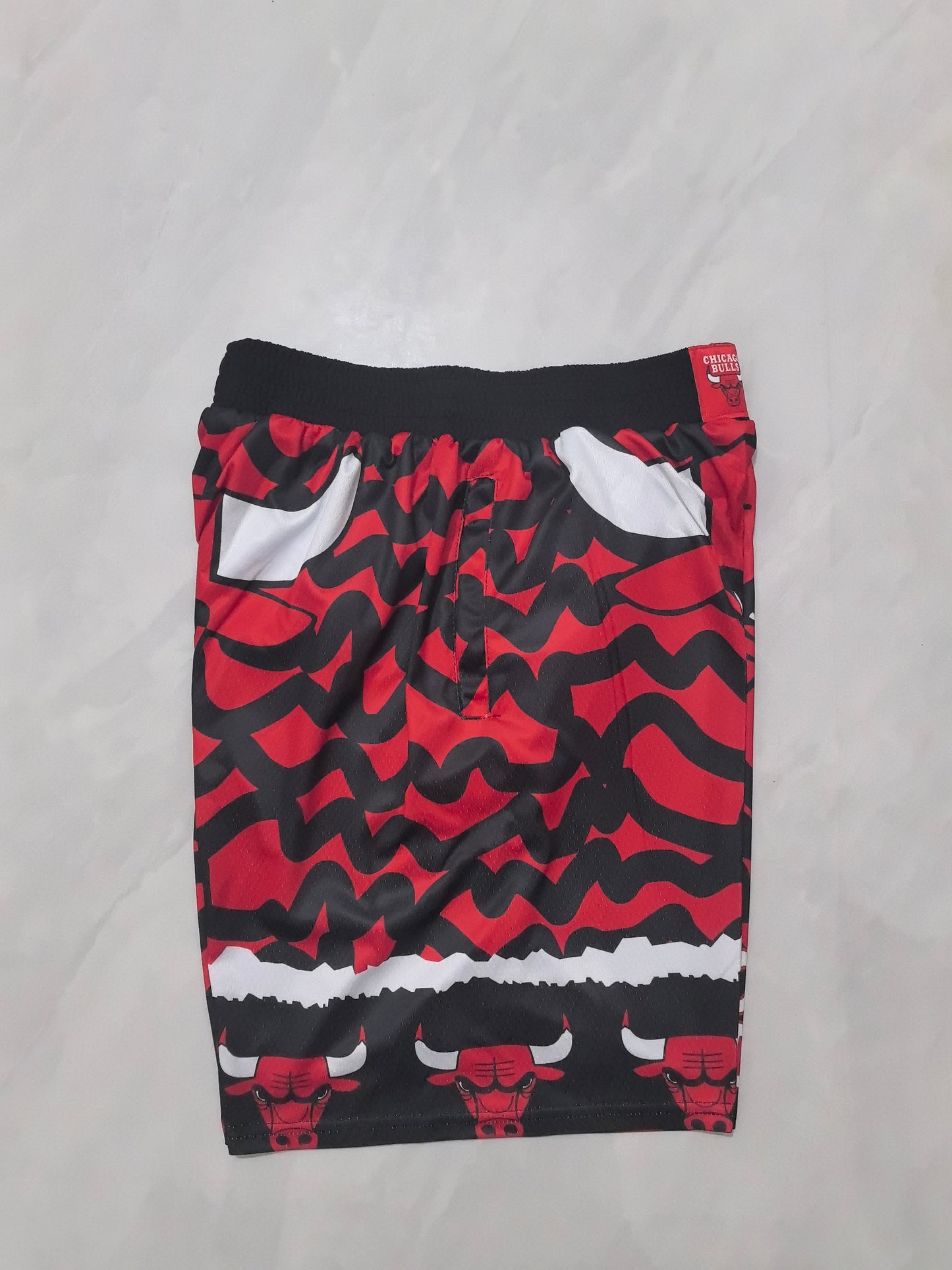CHICAGO BULLS RED SHORTS