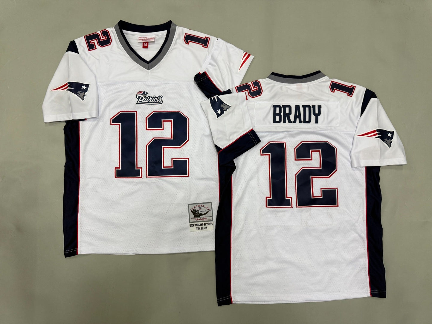 NEW ENGLAND PATRIOTS TOM BRADY WHITE VINTAGE JERSEY