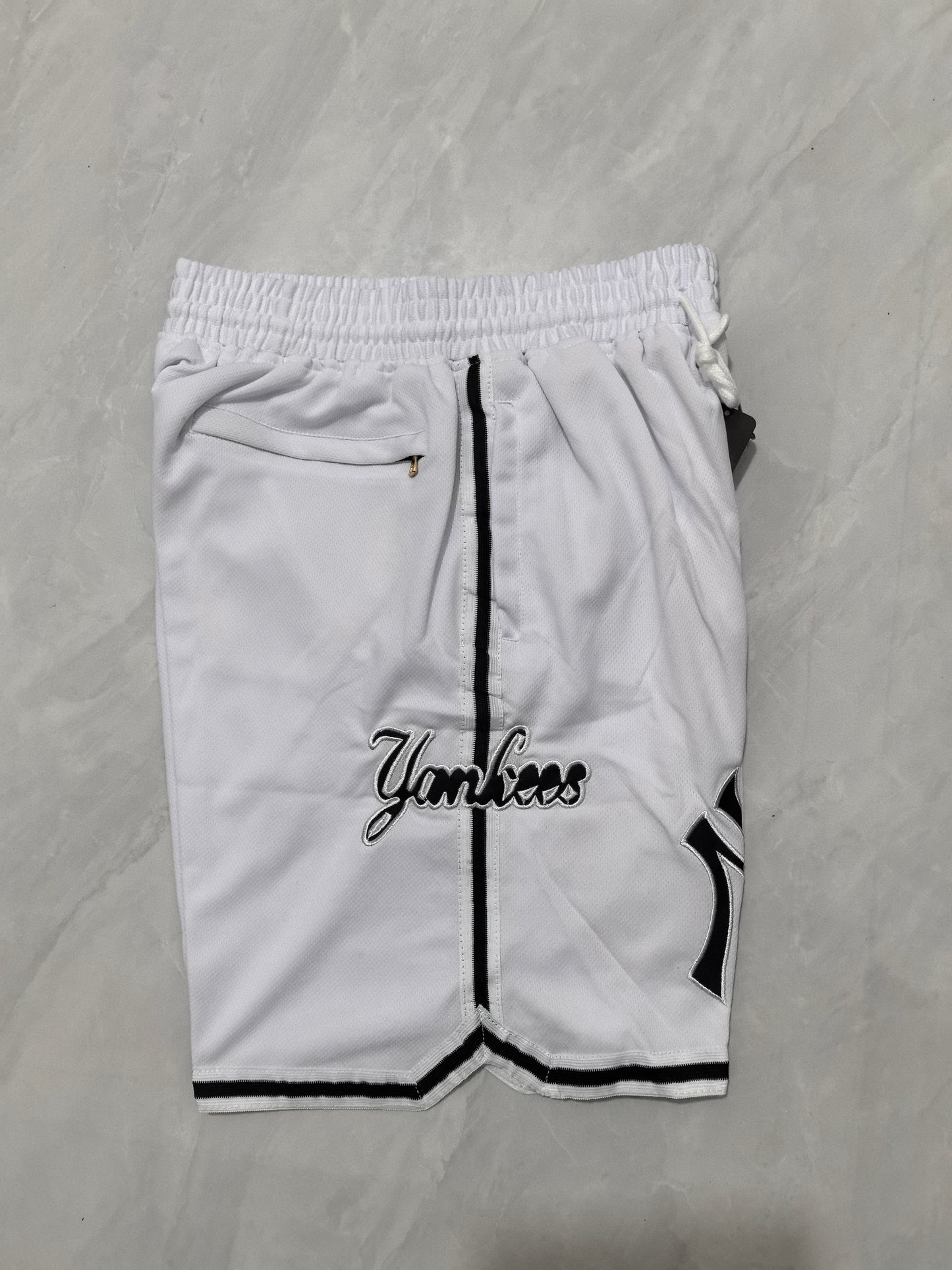 NEW YORK YANKEES WHITE SHORTS