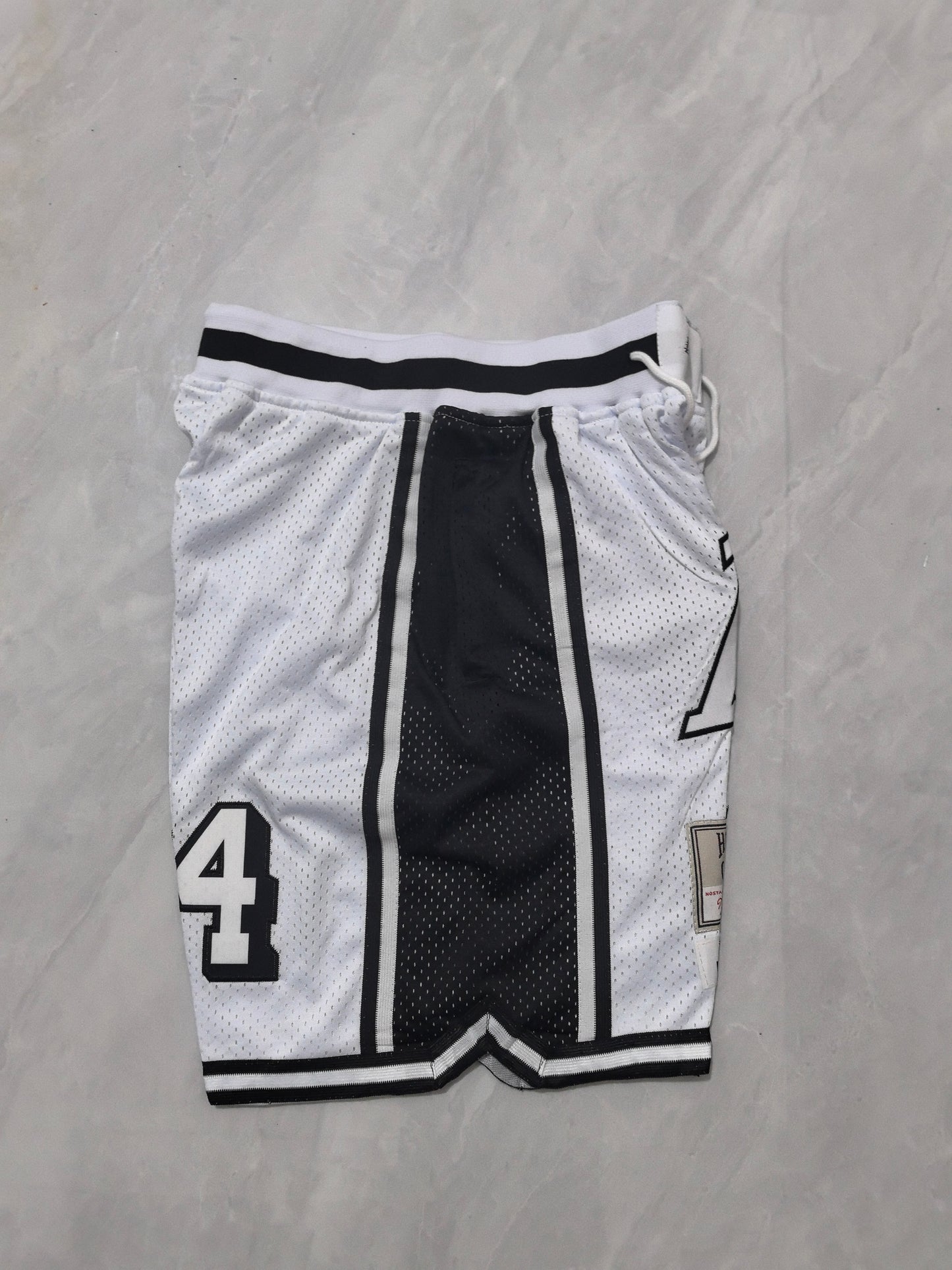LOS ANGELES LAKERS KOBE BRYANT WHITE JERSEY