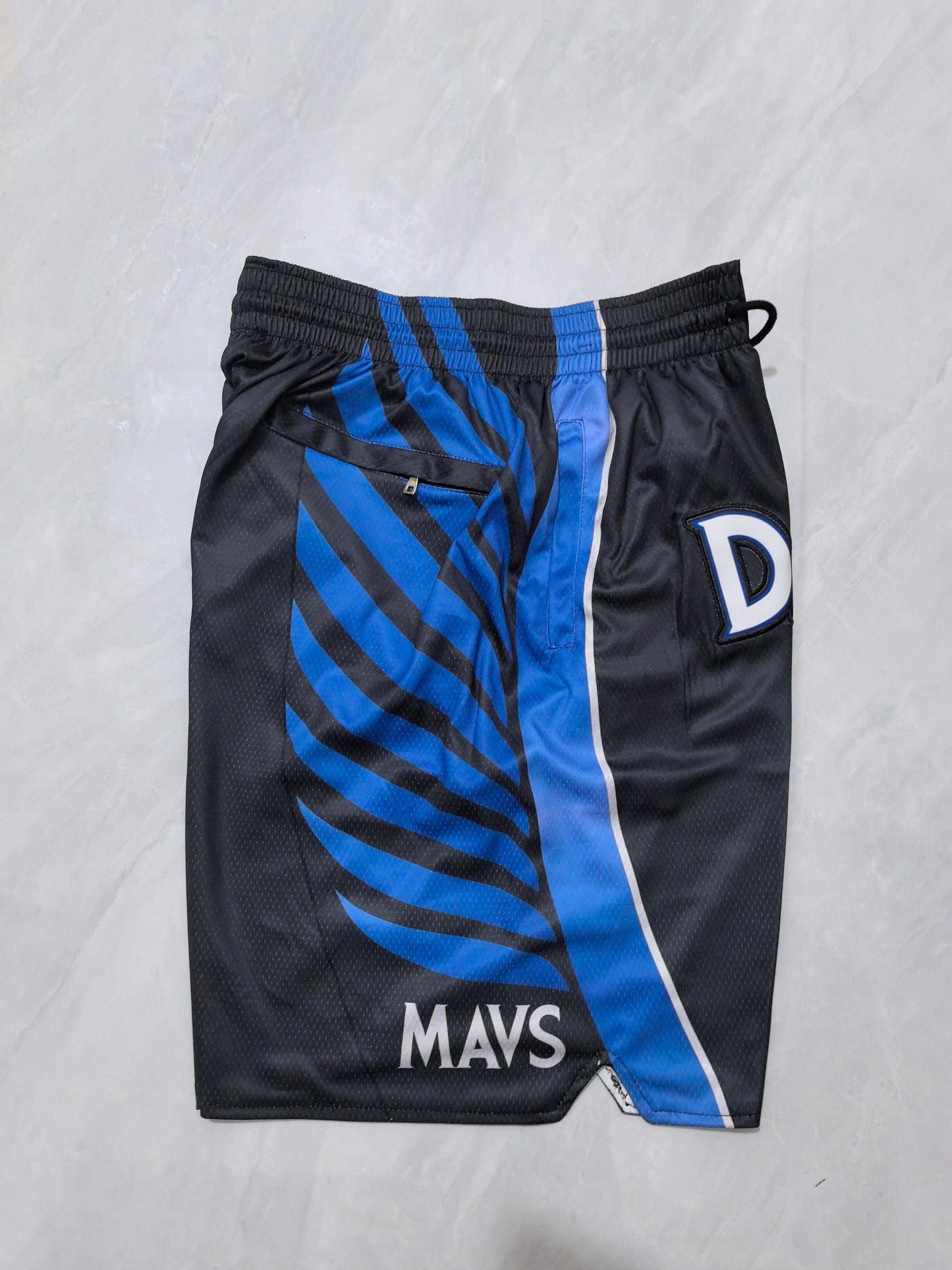 DALLAS MAVERICKS BLACK SHORTS
