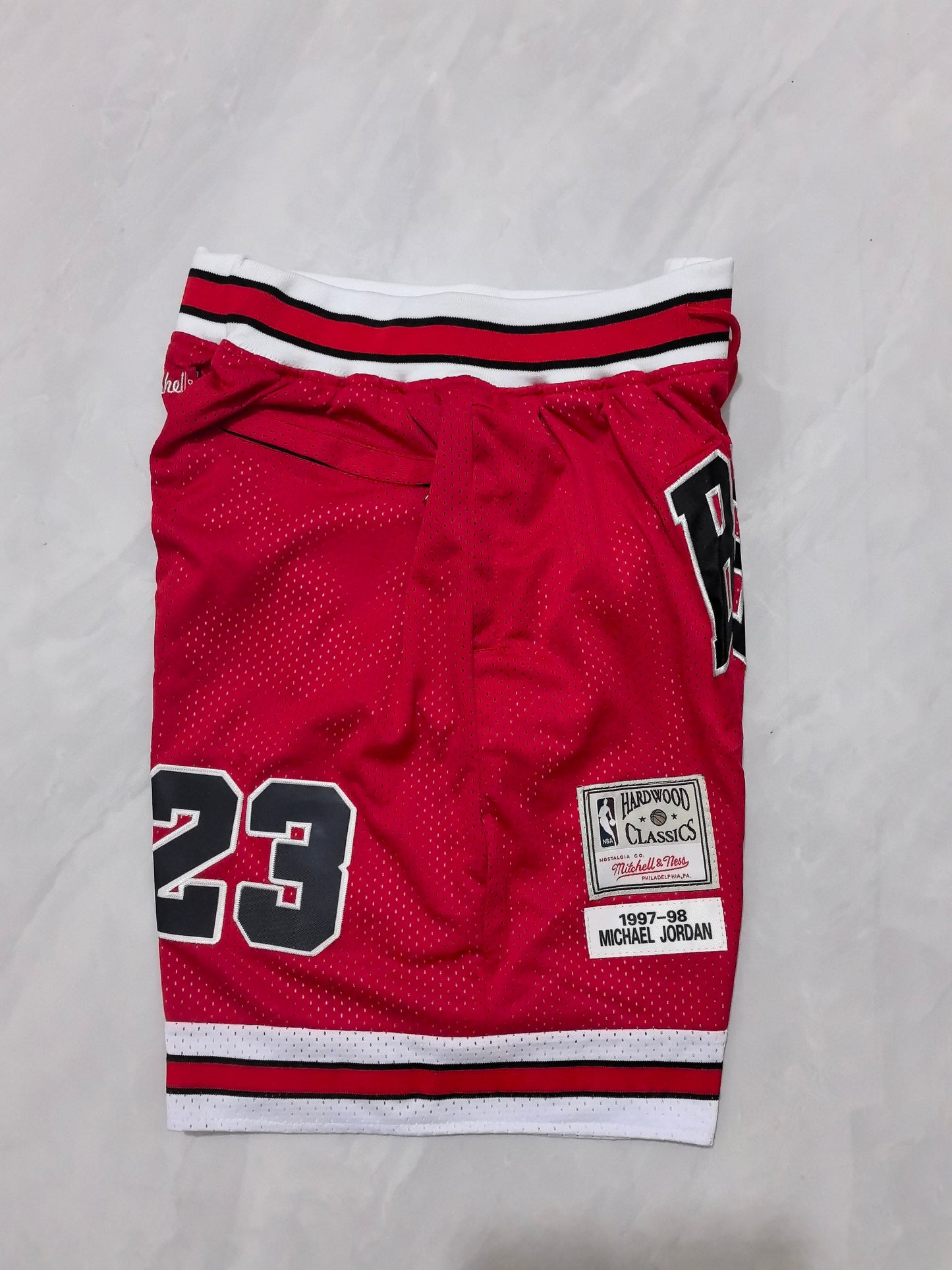 CHICAGO BULLS RED SHORTS