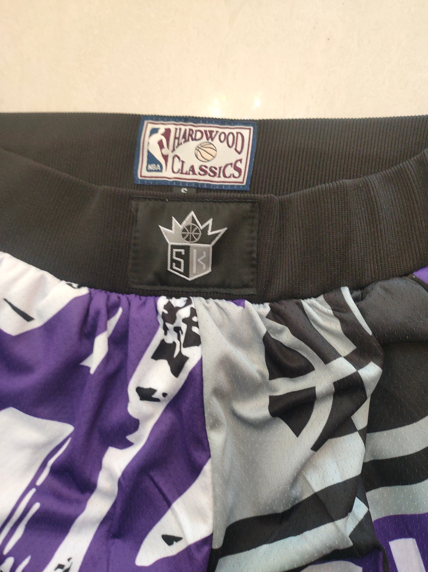 SACREMENTO KINGS BLACK SHORTS