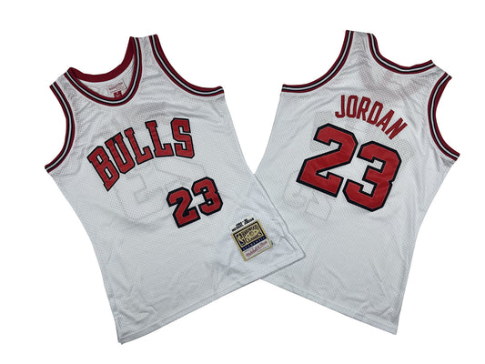 CHICAGO BULLS MICHAEL JORDAN WHITE VINTAGE JERSEY