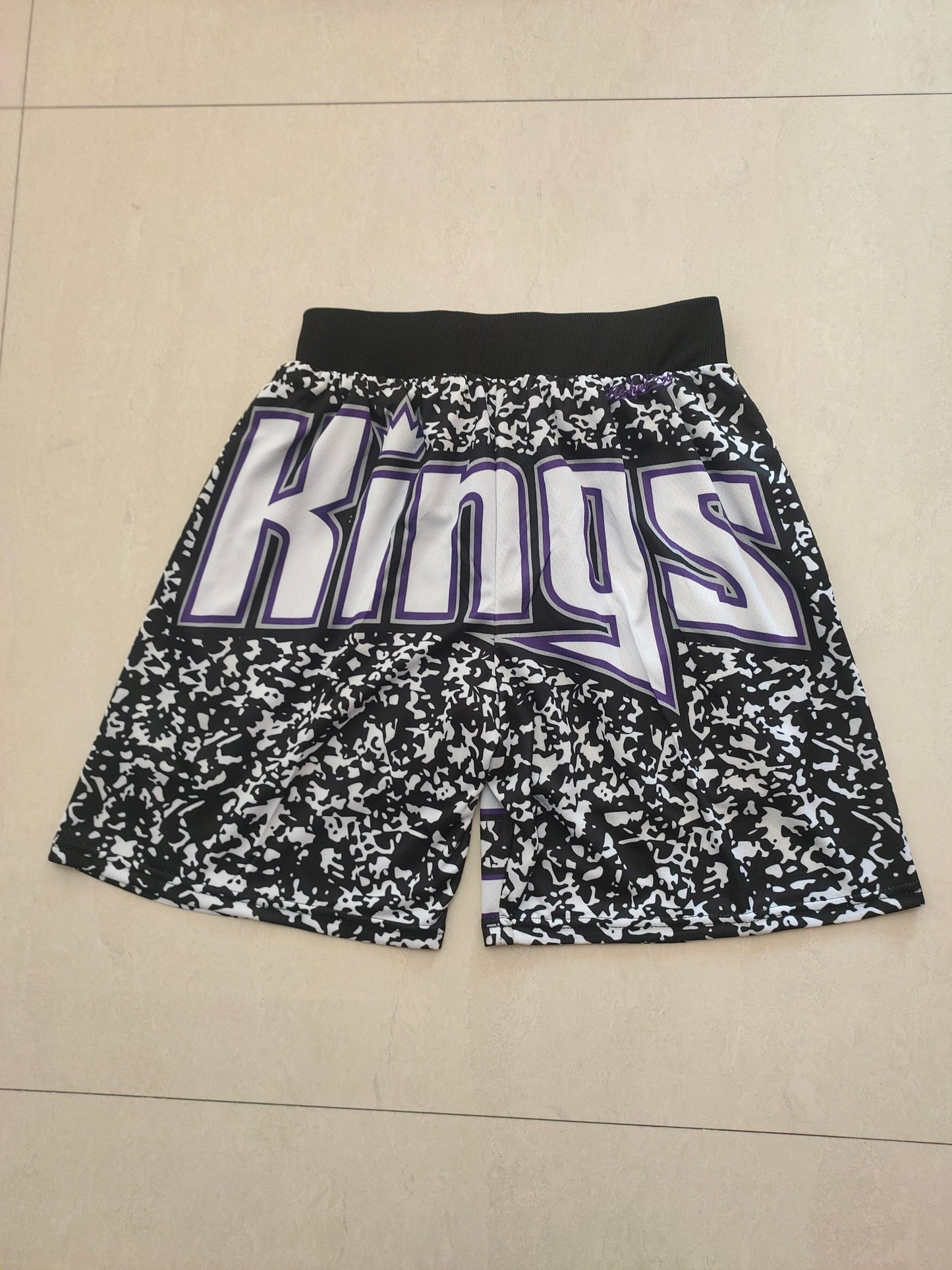SACREMENTO KINGS BLACK SHORTS