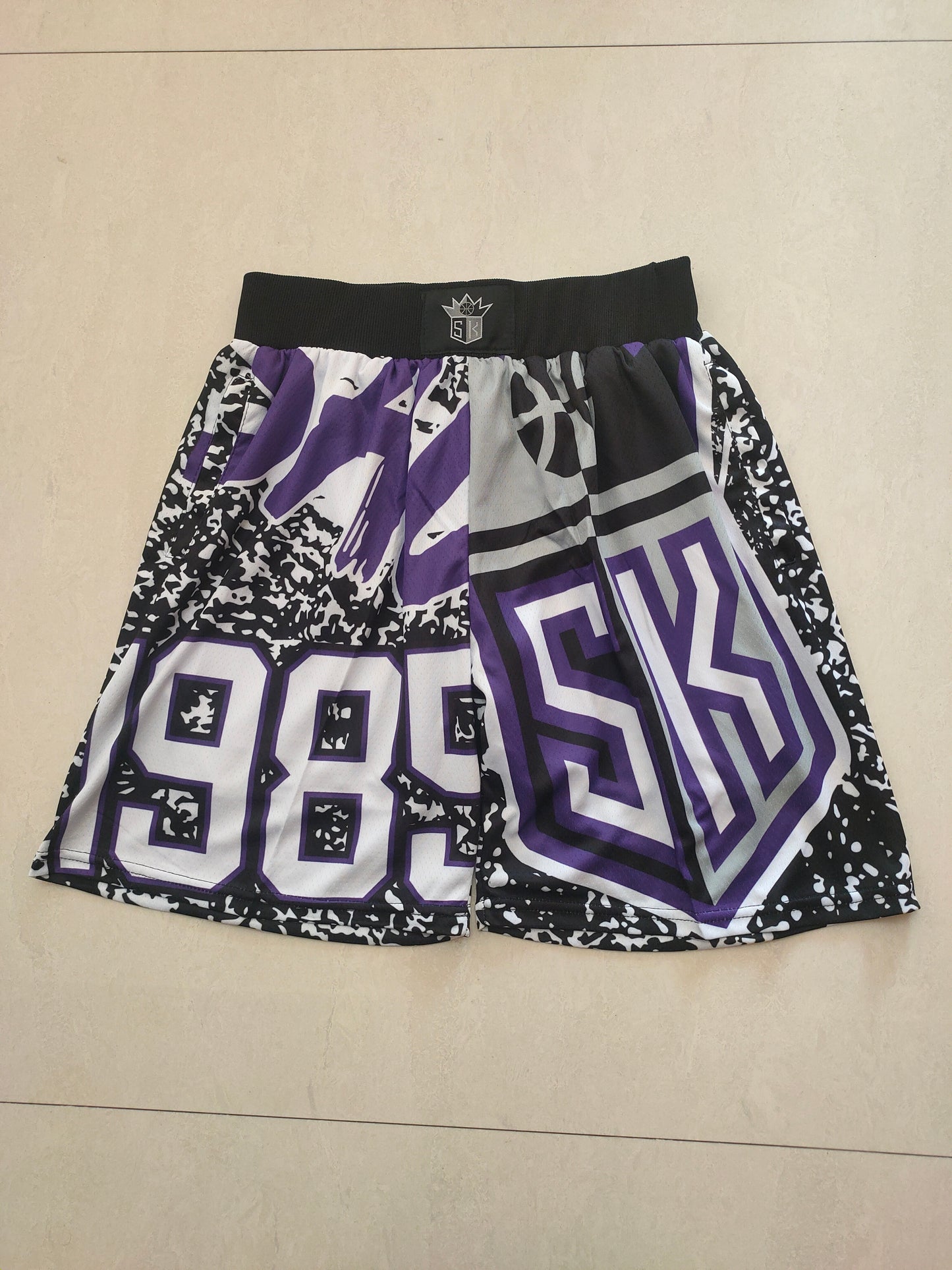 SACREMENTO KINGS BLACK SHORTS