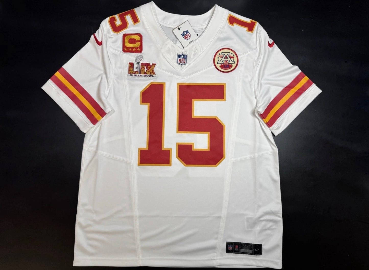 KANSAS CITY CHIEFS PATRICK MAHOMES WHITE SUPERBOWL JERSEY