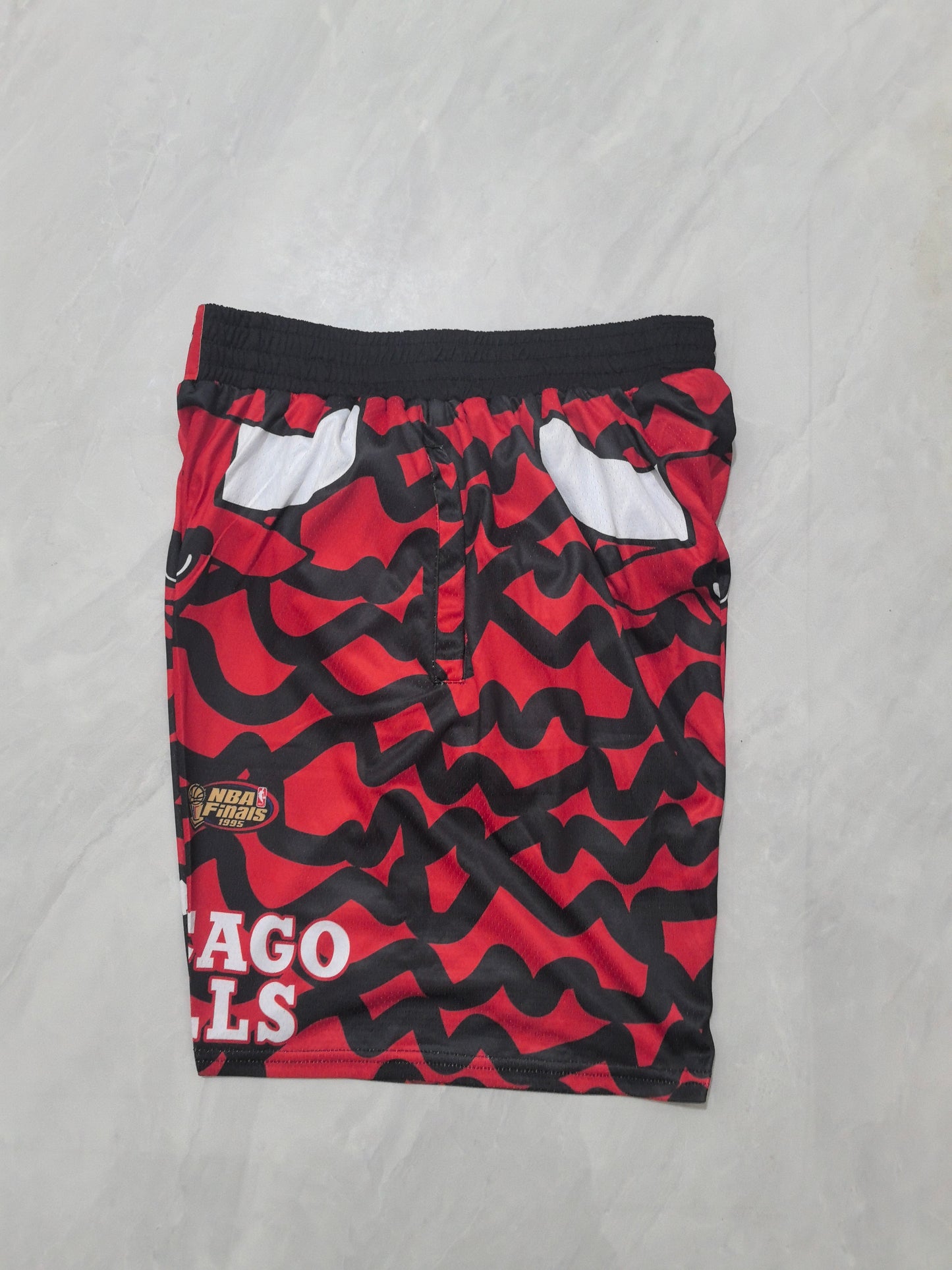 CHICAGO BULLS RED SHORTS