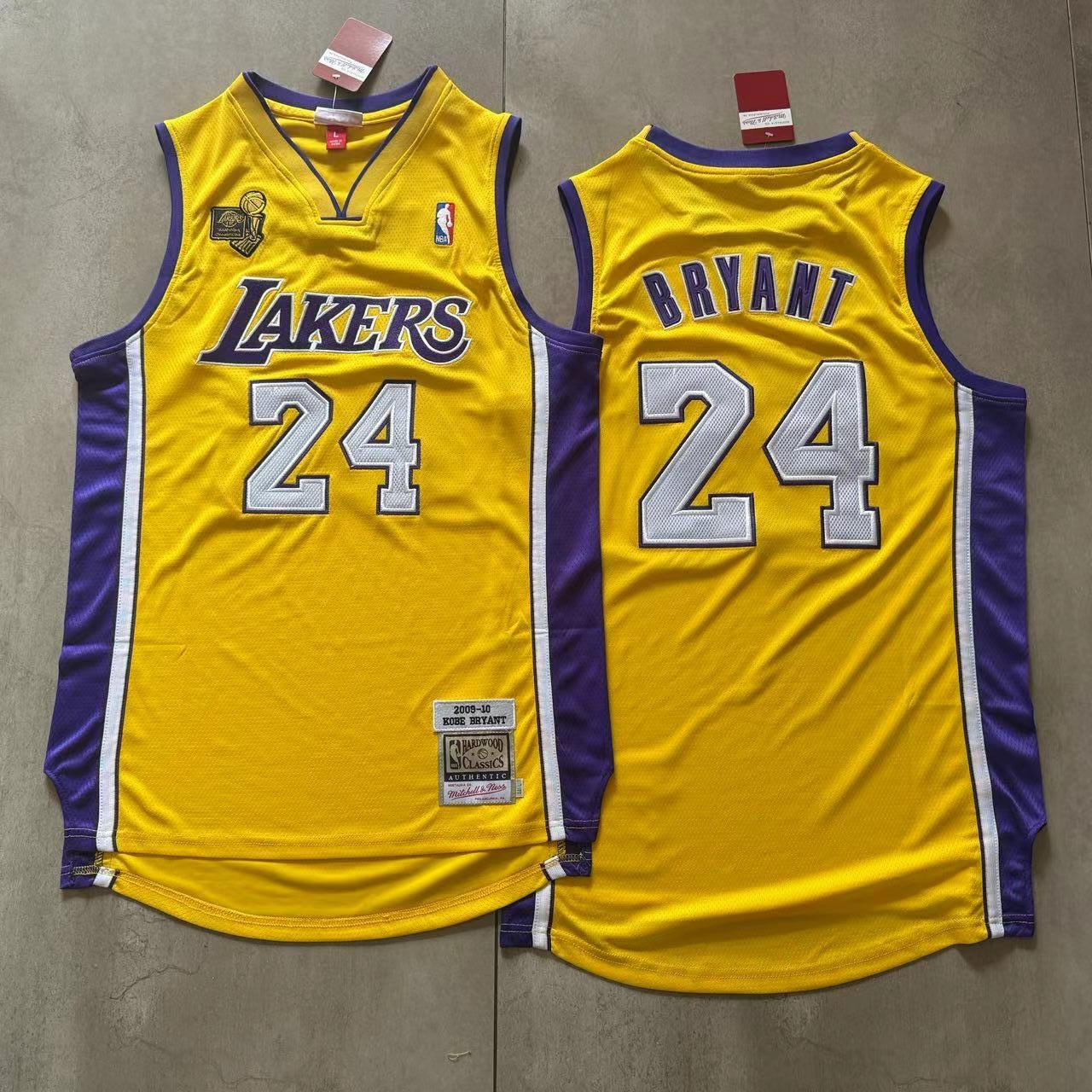 LOS ANGELES LAKERS KOBE BRYANT  YELLOW JERSEY