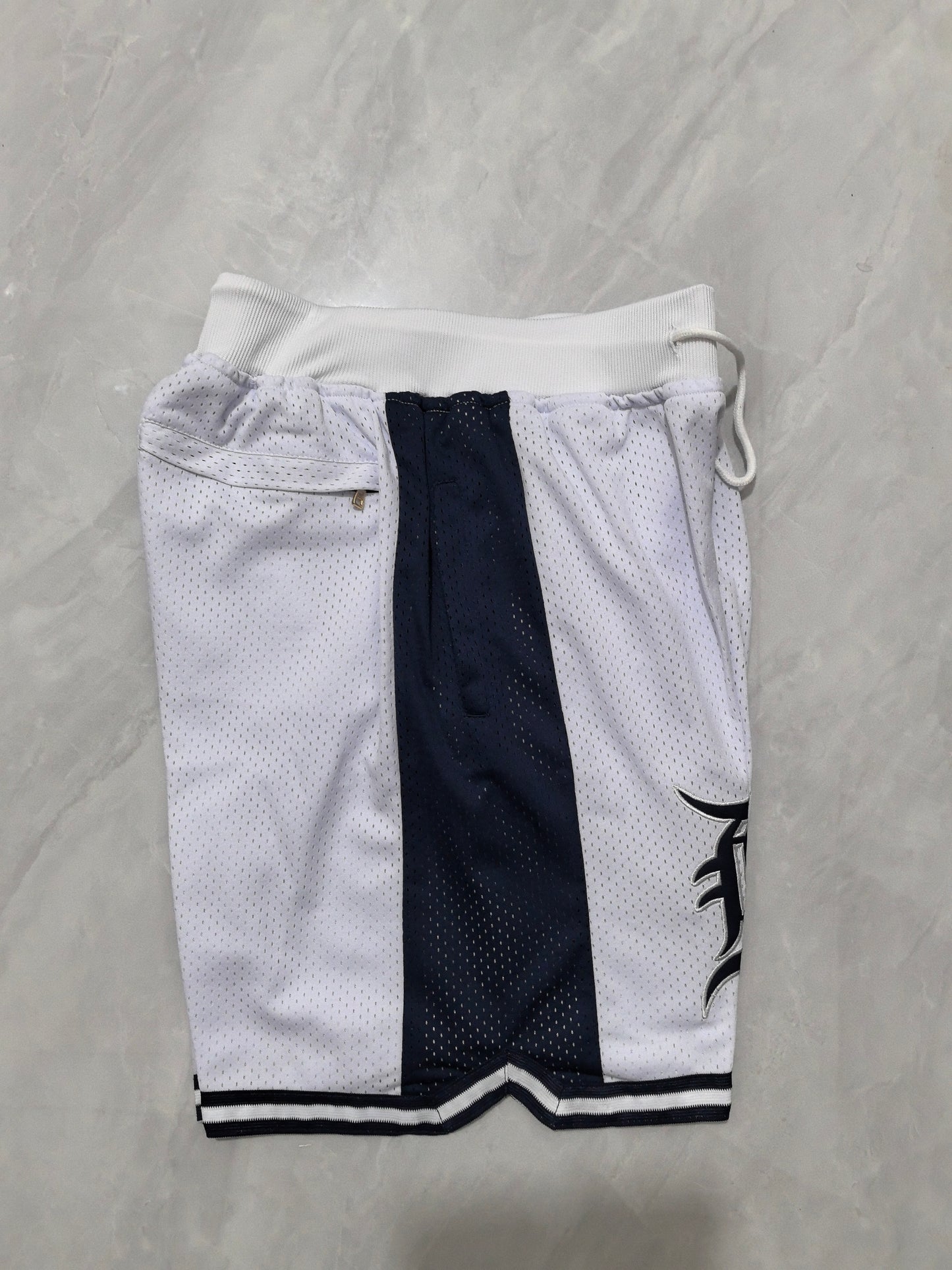 DETROIT TIGERS WHITE SHORTS