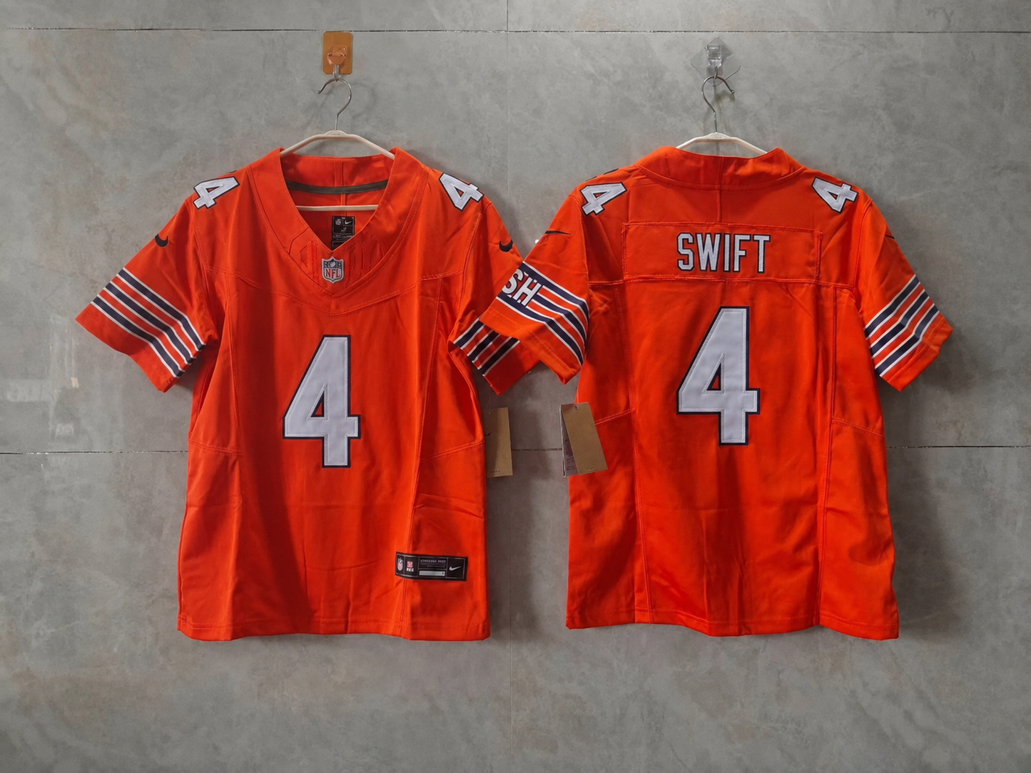 CHICAGO BEARS D'ANDRE SWIFT ORANGE JERSEY