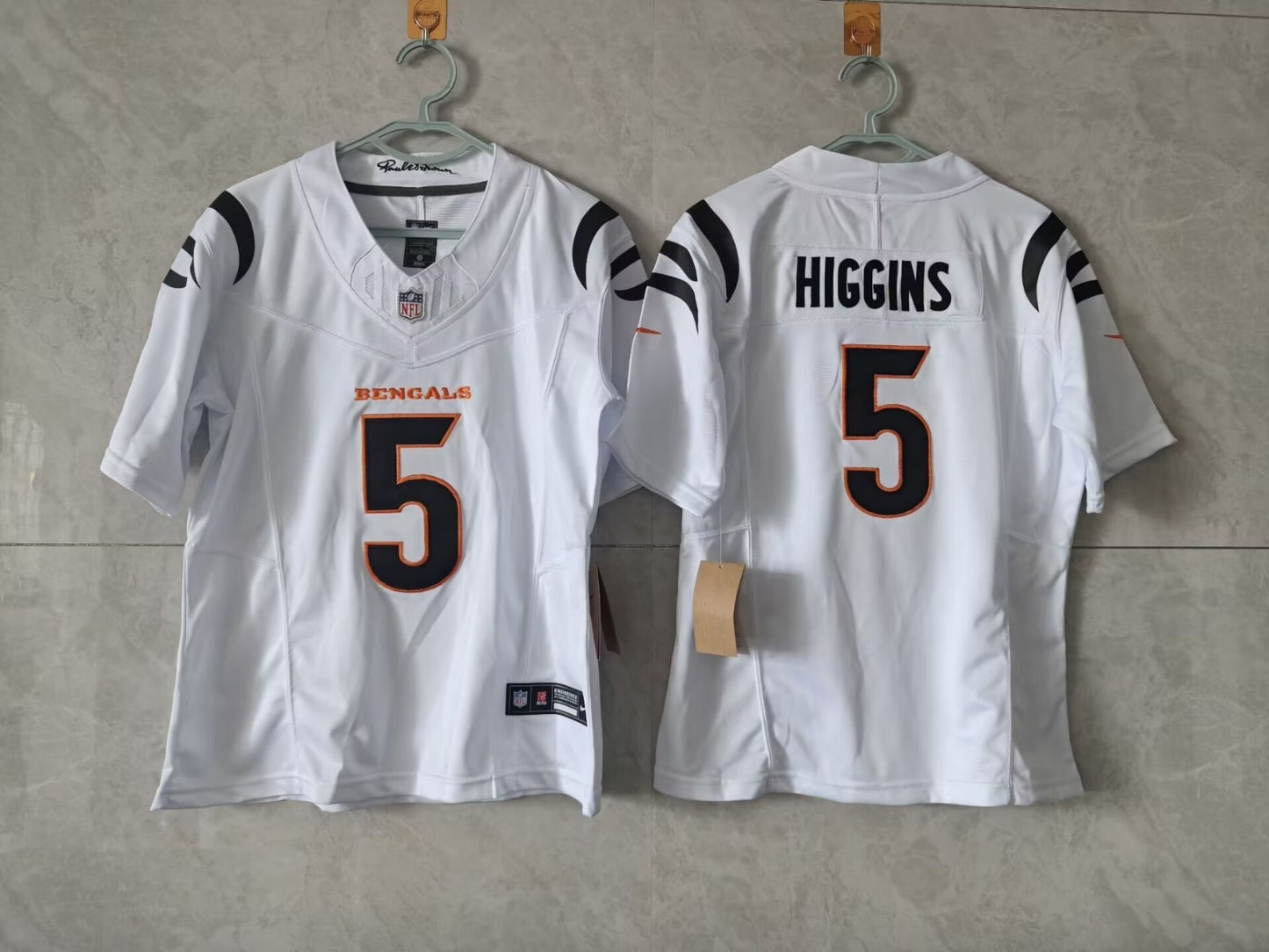 Cincinnati Bengals Tee Higgins White Jersey