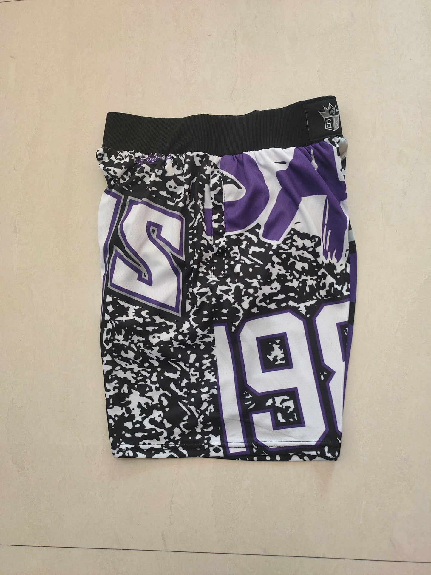 SACREMENTO KINGS BLACK SHORTS