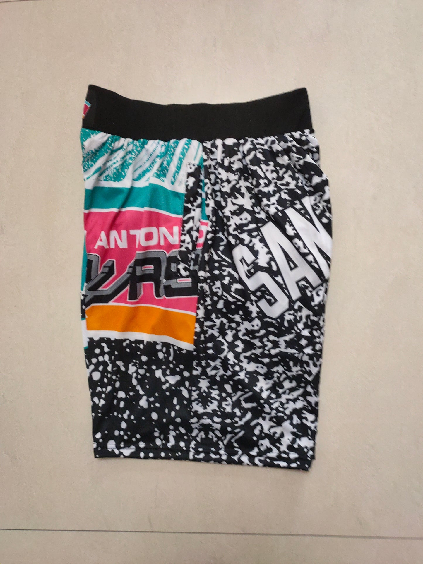 SAN ANTONIO SPURS BLACK SHORTS