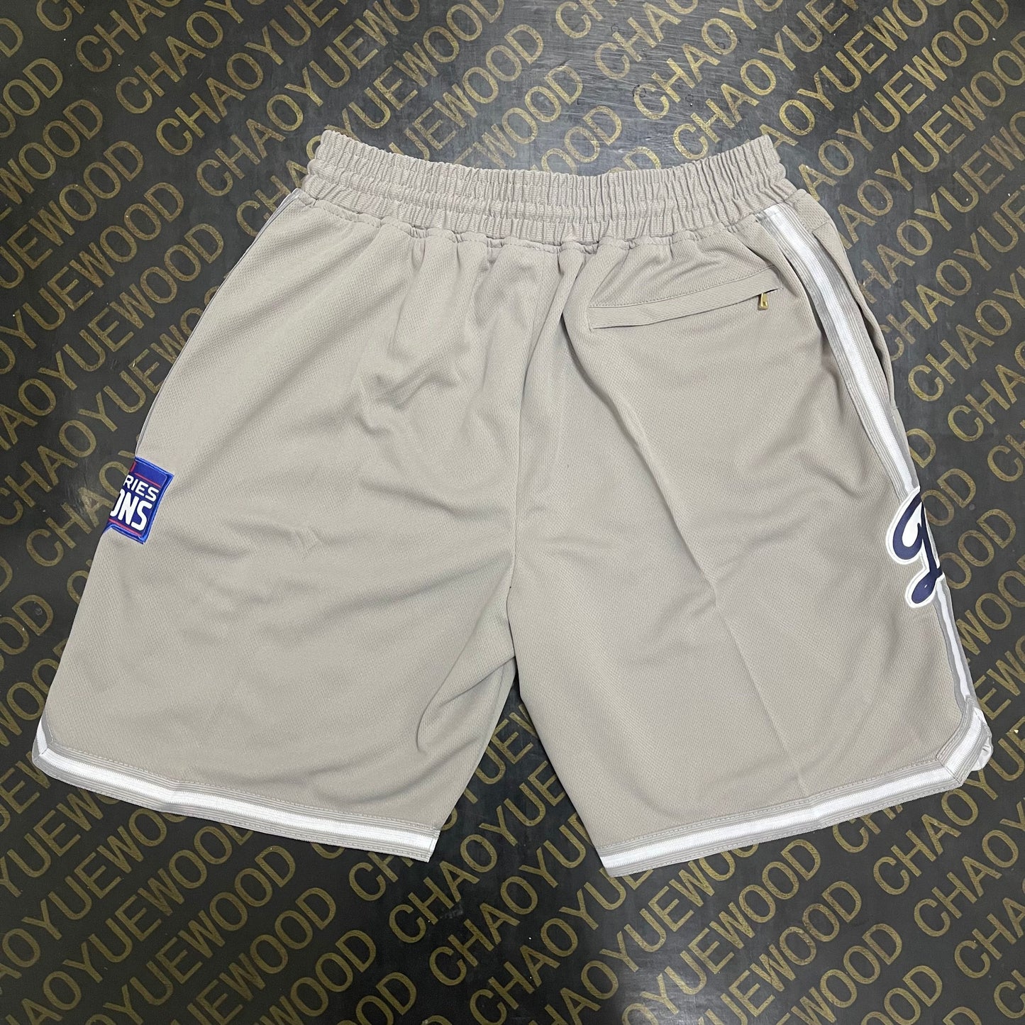 LOS ANGELES DODGERS GREY SHORTS