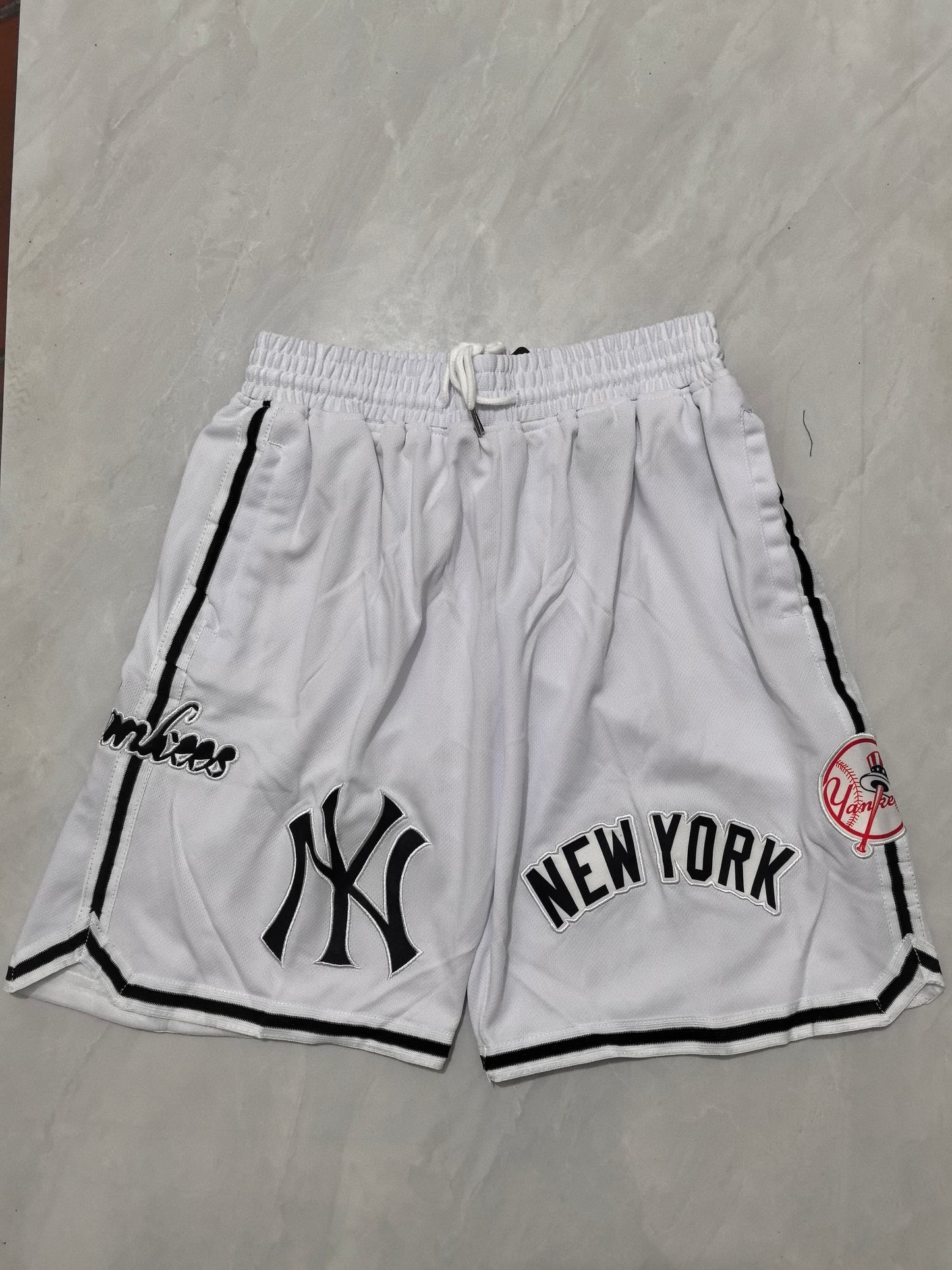 NEW YORK YANKEES WHITE SHORTS