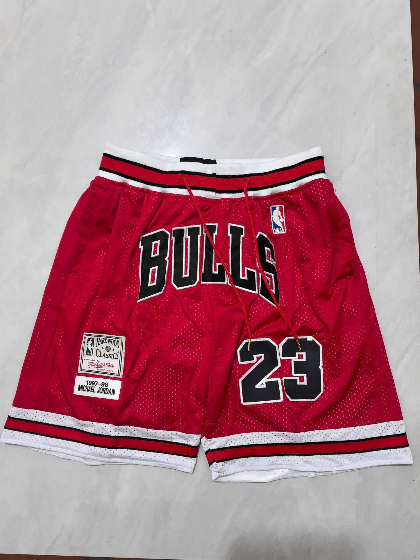 CHICAGO BULLS RED SHORTS