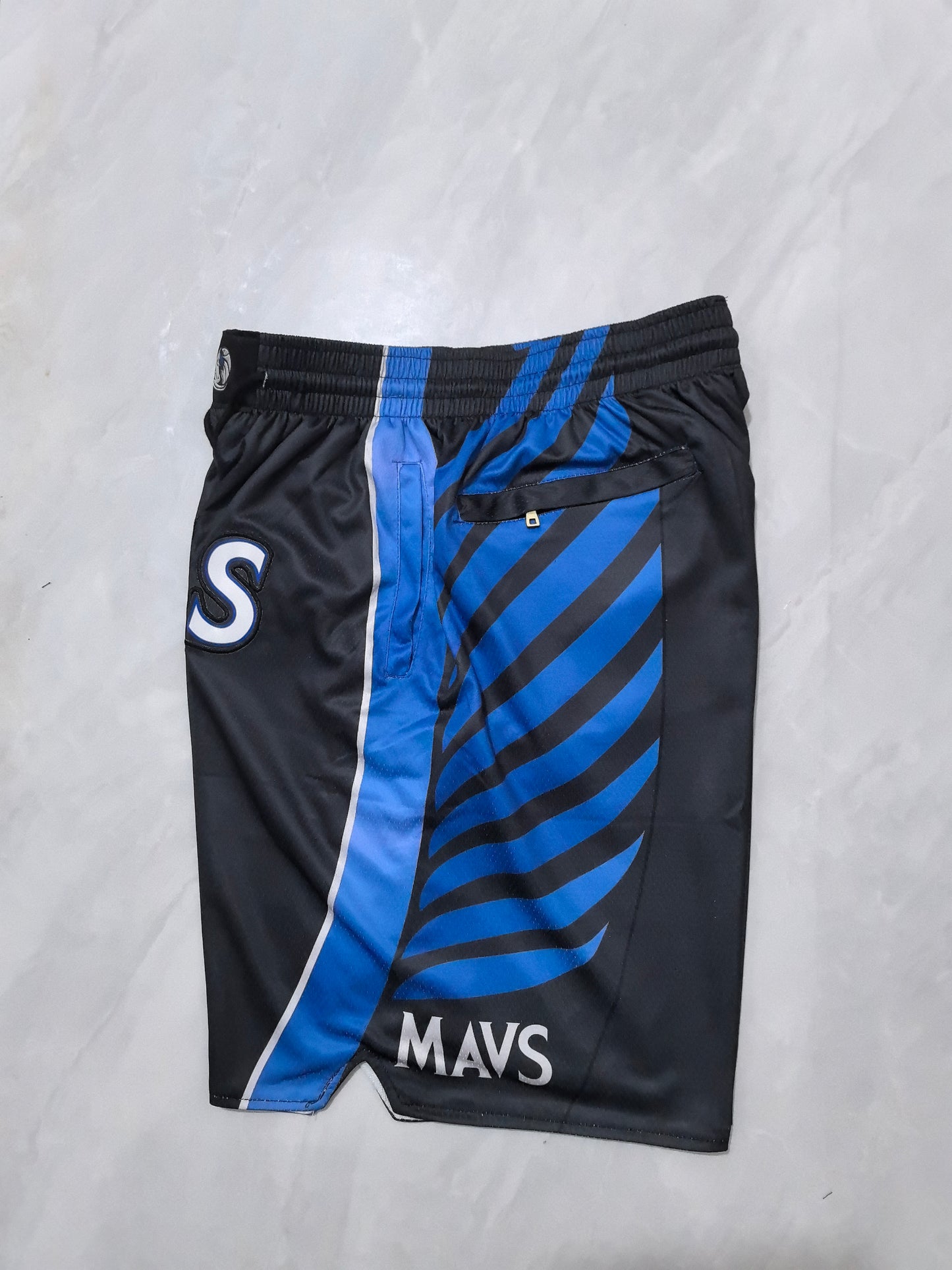 DALLAS MAVERICKS BLACK SHORTS