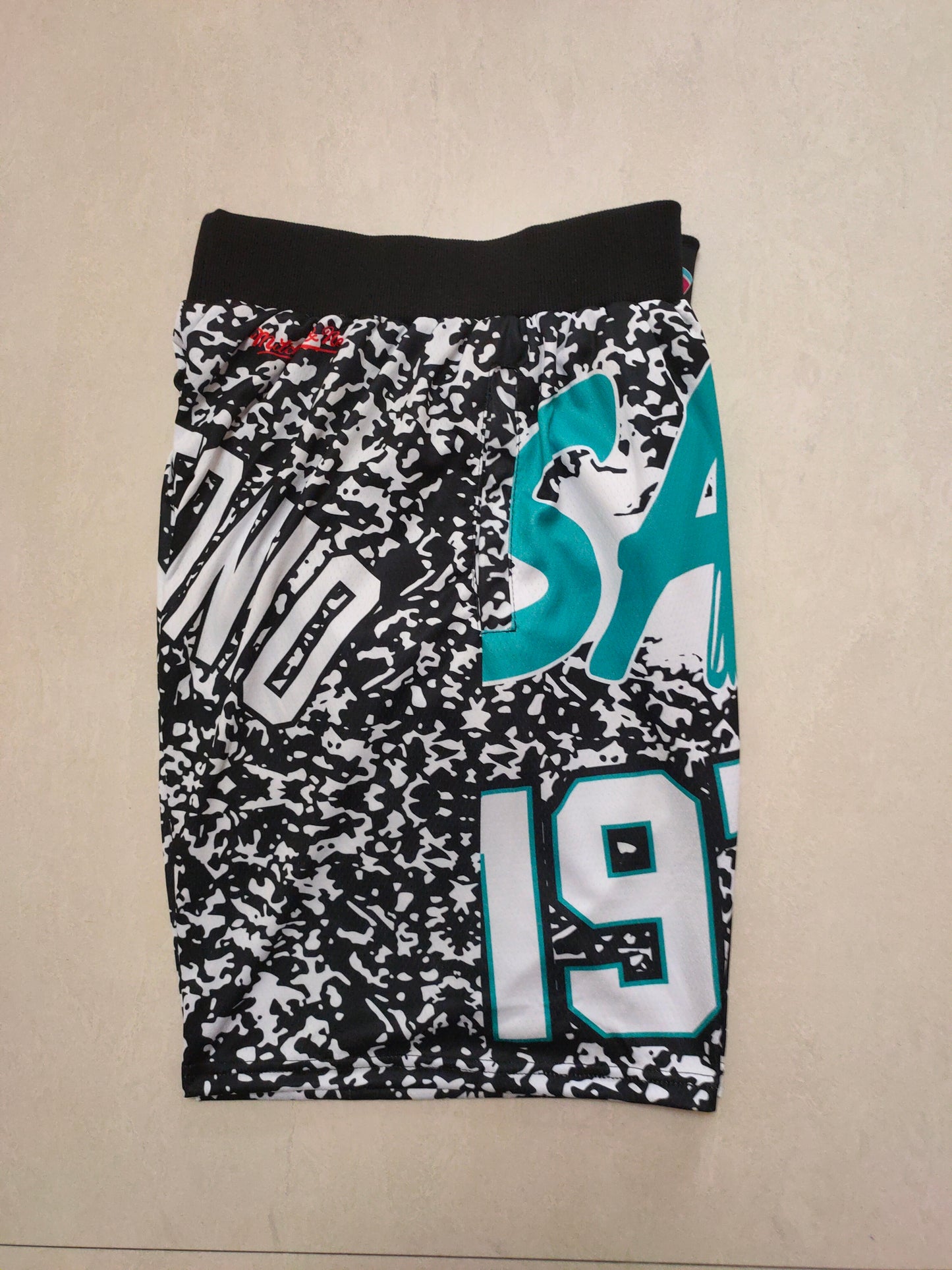 SAN ANTONIO SPURS BLACK SHORTS