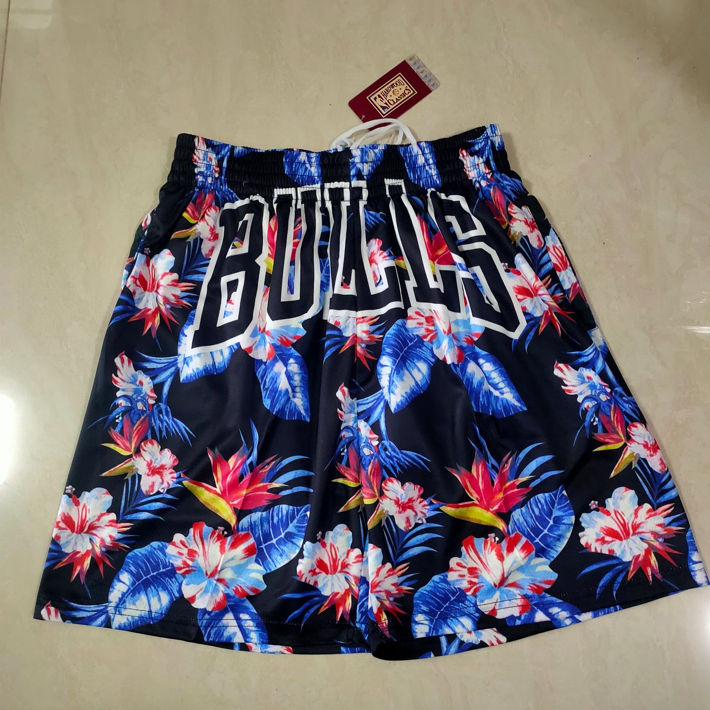 CHICAGO BULLS FLOWER SHORTS