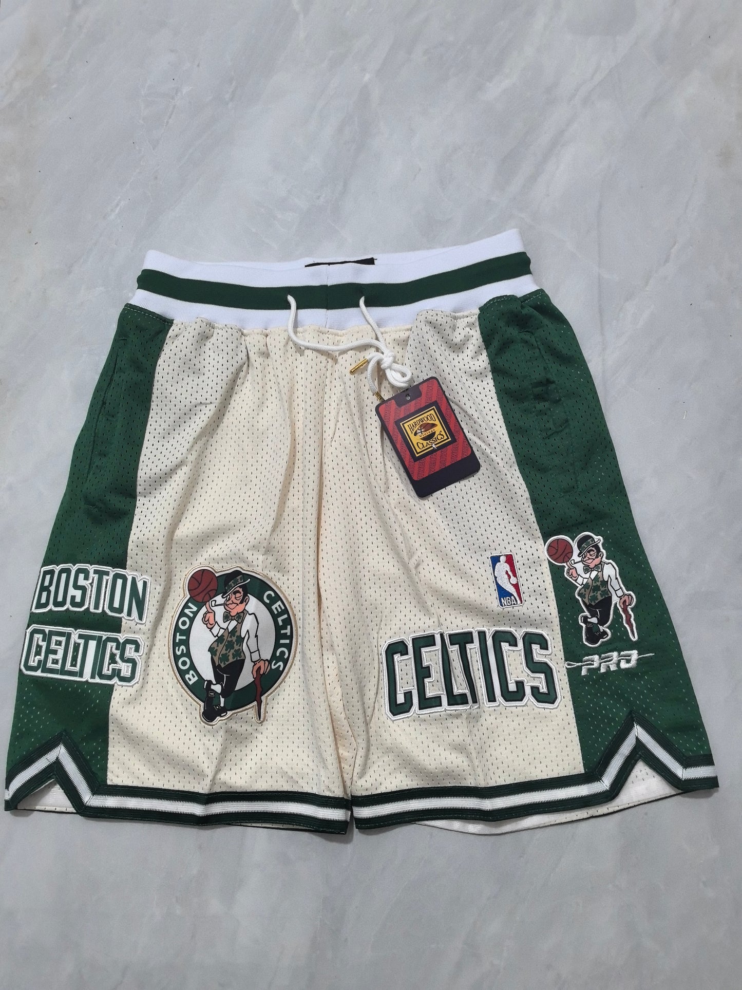BOSTON CELTICS BEIGE SHORTS