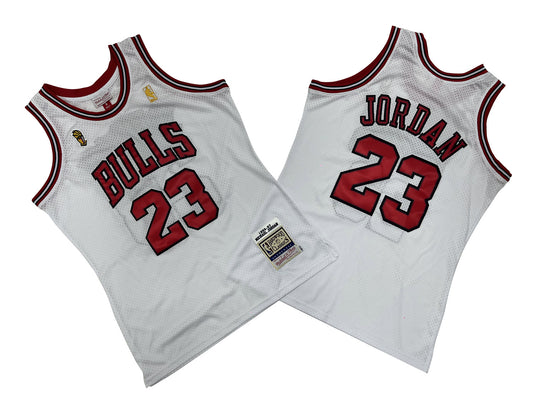 CHICAGO BULLS MICHAEL JORDAN WHITE VINTAGE JERSEY